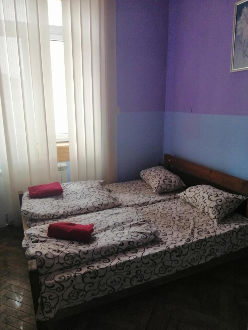 Apple Hostel Lviv Buitenkant foto